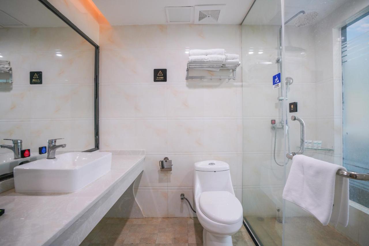 Felice Hotel-Guangzhou Baiyun International Airport Renhe Metro Station Branch Гуанджоу Екстериор снимка