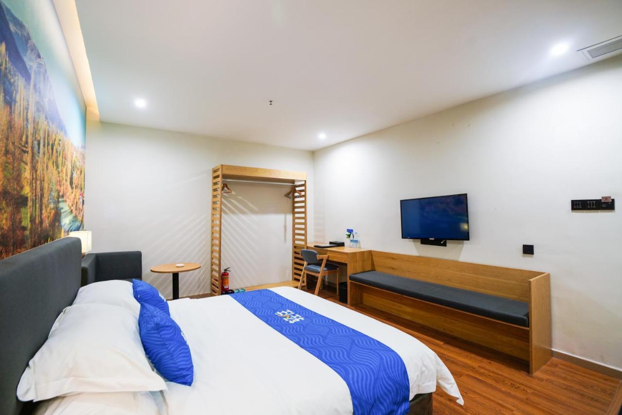 Felice Hotel-Guangzhou Baiyun International Airport Renhe Metro Station Branch Гуанджоу Екстериор снимка
