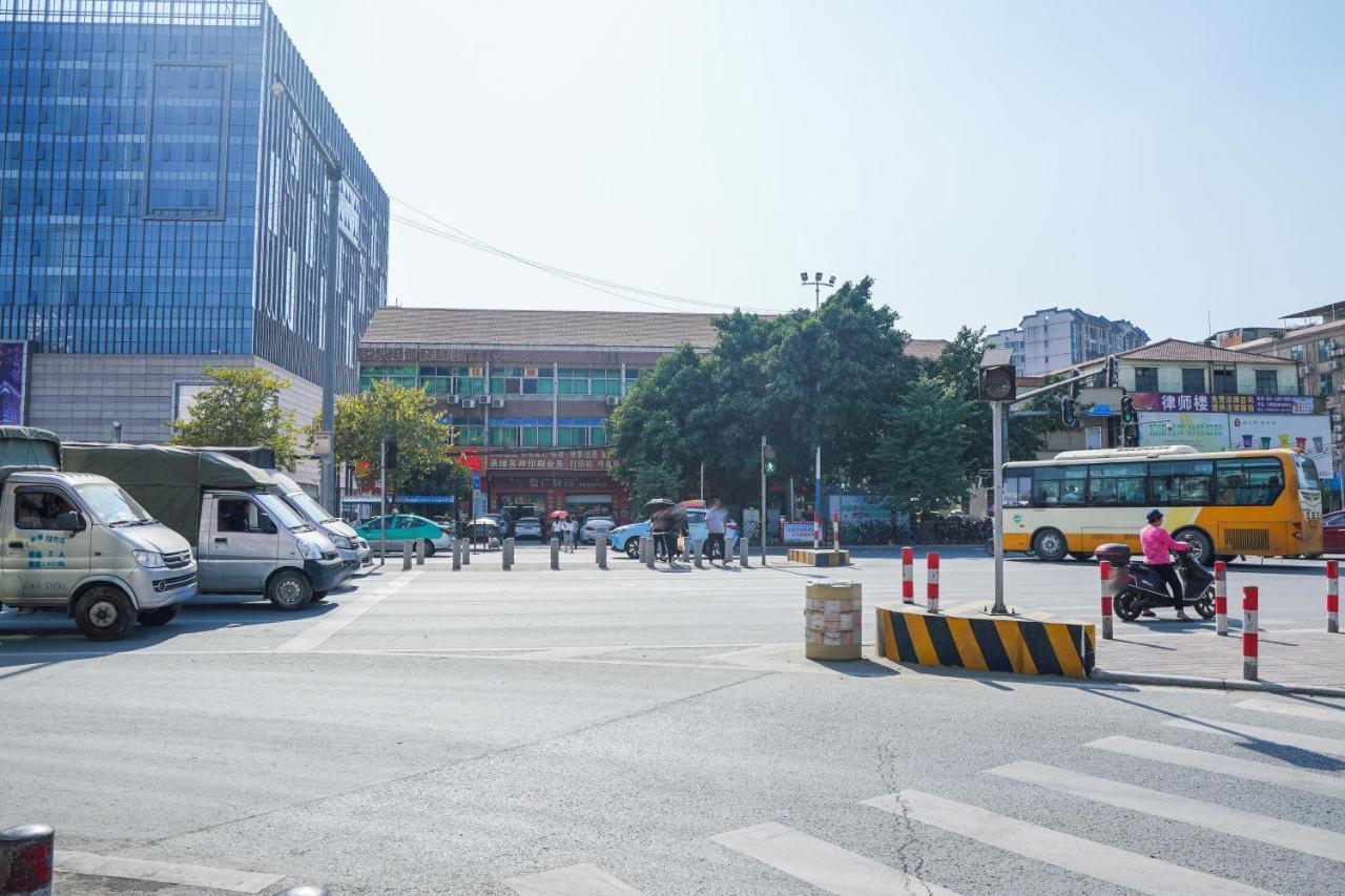 Felice Hotel-Guangzhou Baiyun International Airport Renhe Metro Station Branch Гуанджоу Екстериор снимка